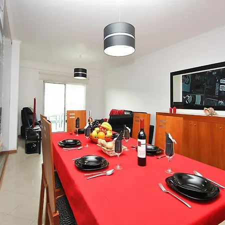 Apartment In Albufeira Near Peneco Beach *