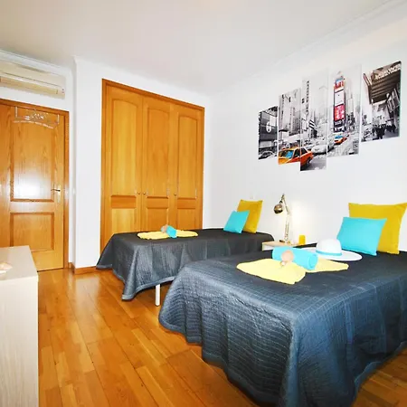 Apartment In Albufeira Near Peneco Beach